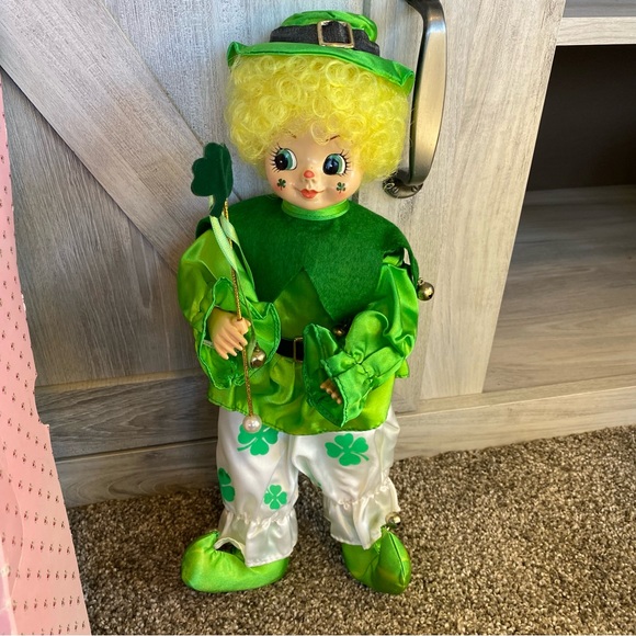 Brinn's 1986 Flora Belle March Calendar Clown Luck of The Irish In Box - Picture 2 of 9